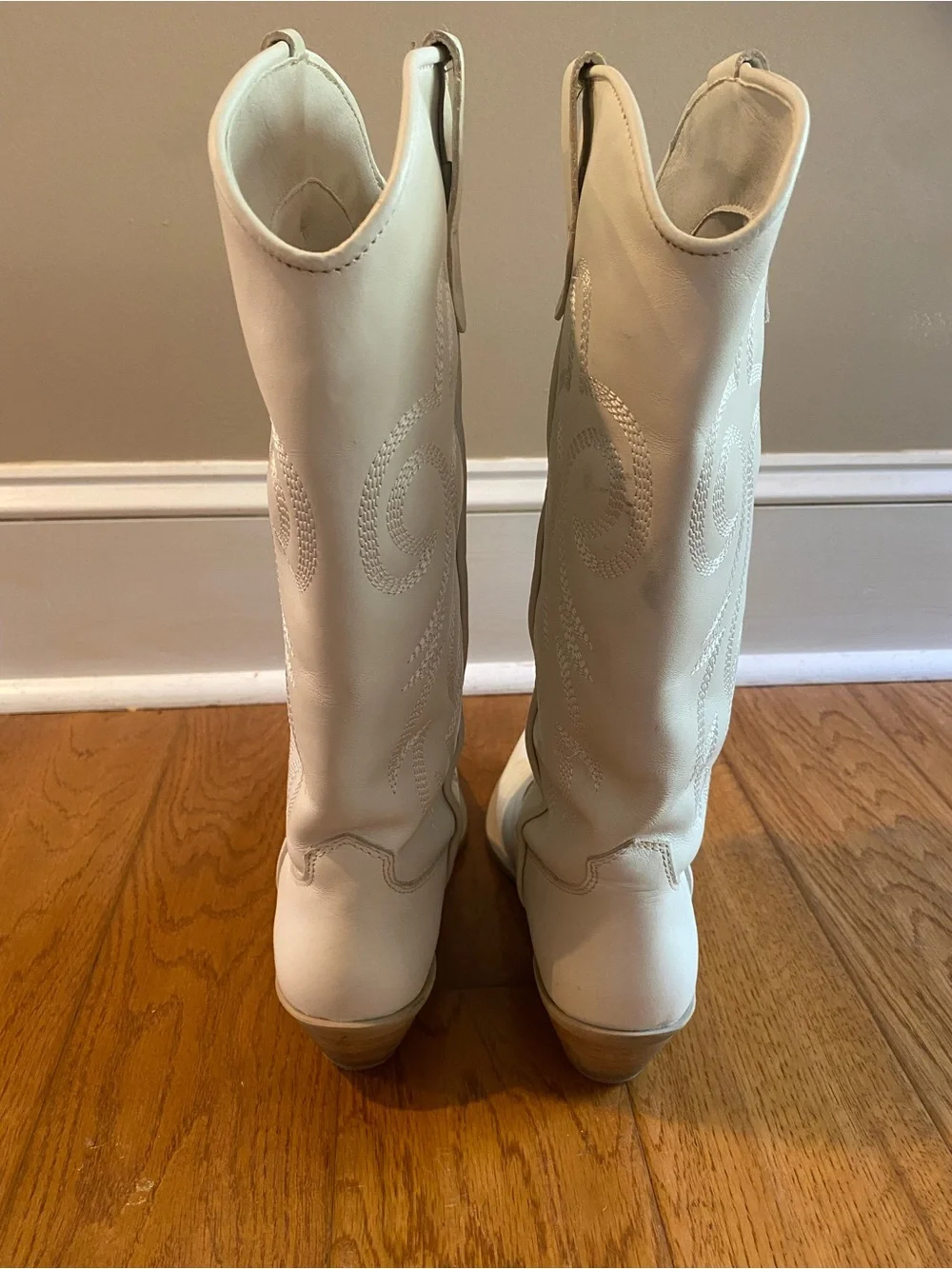 Steve Madden ivory knee